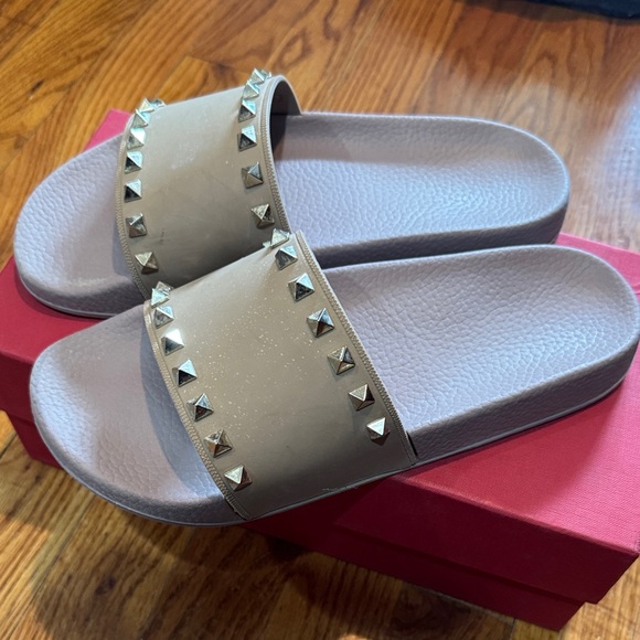 Valentino Garavani Taupe Pyramid-Stud Slide Sandals